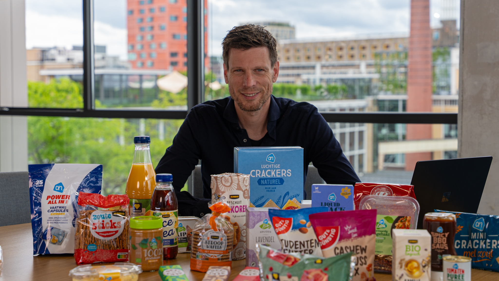 Visual overview of SyncForce Circular PIM managing product, packaging and logistics data for private label